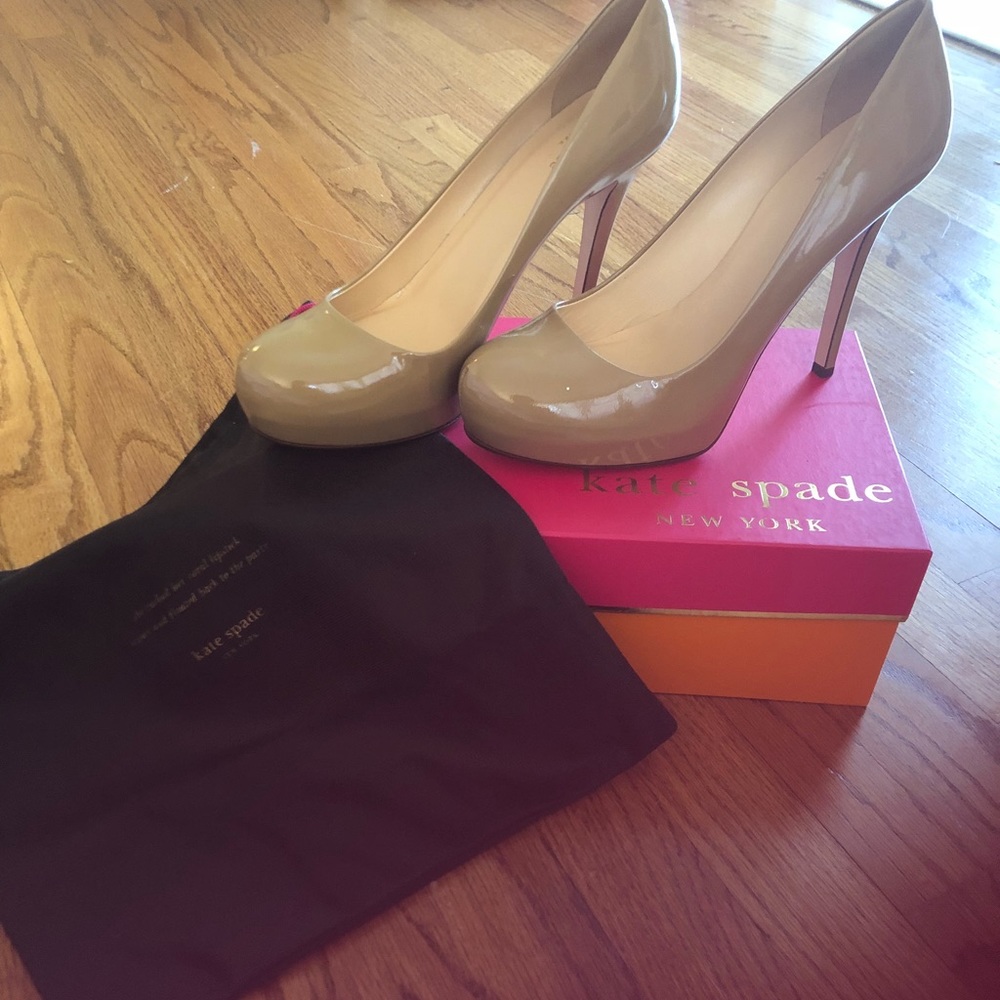 Kate Spade Lori New Camel/Patent 9.5M